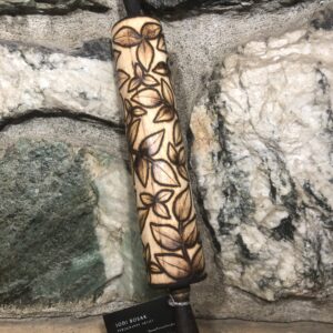 Rolling pin with leaf pattern and stipple outlines